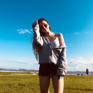 Meet your Posher, Valeria